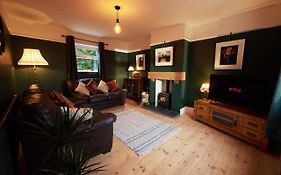 Quiet Edwardian Era House, Painswick